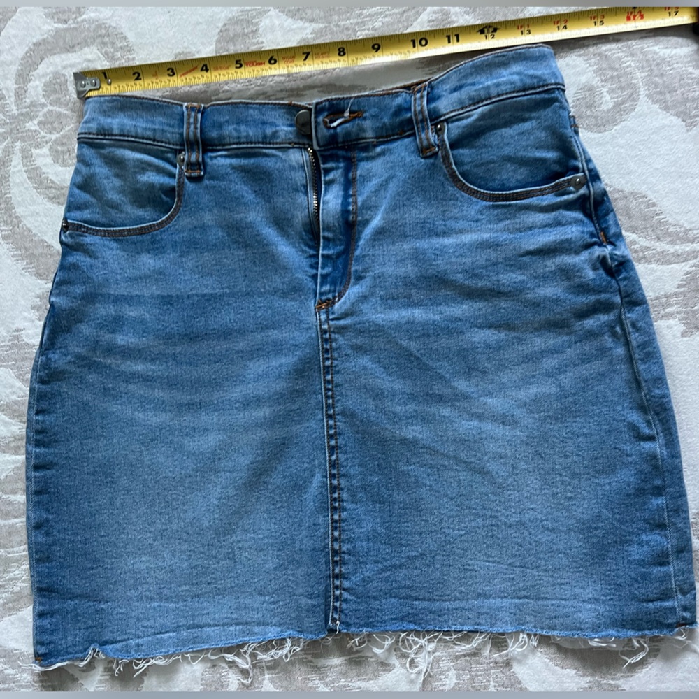 BDG stretch denim skirt